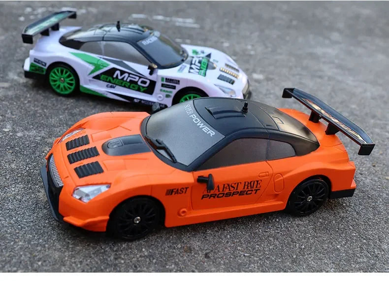 Carro de controle remoto modelo GTR de Drift