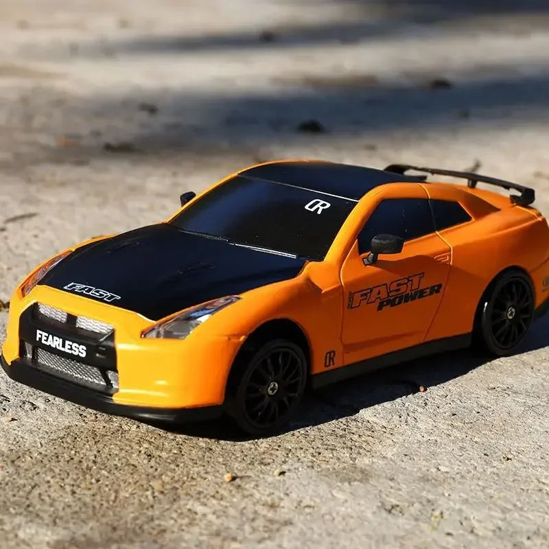 Carro de controle remoto modelo GTR de Drift