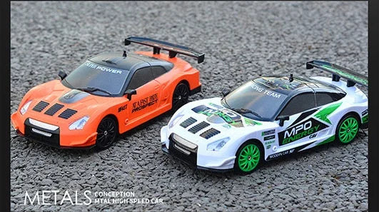 Carro de controle remoto modelo GTR de Drift